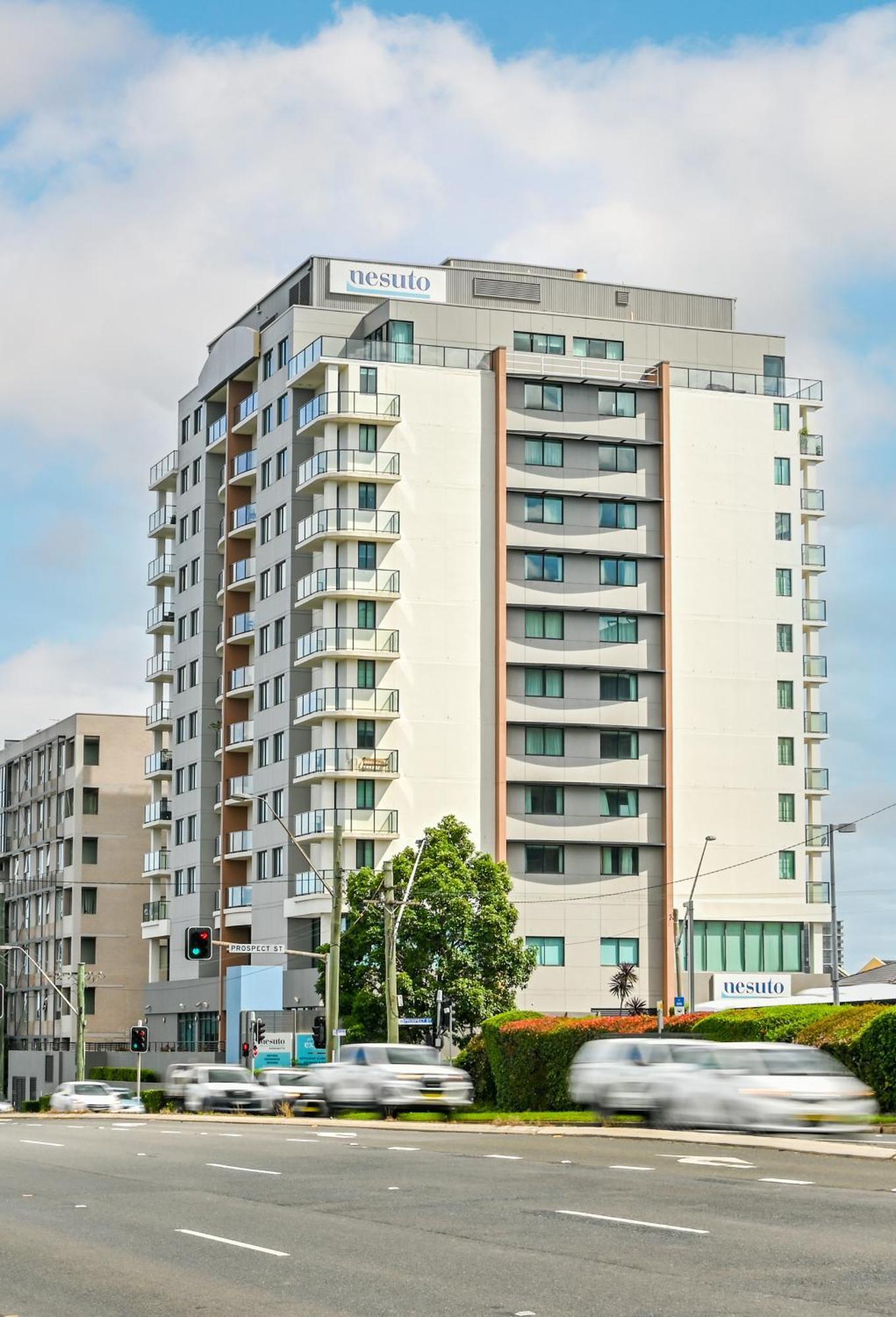 Nesuto Parramatta Aparthotel Sydney Bagian luar foto