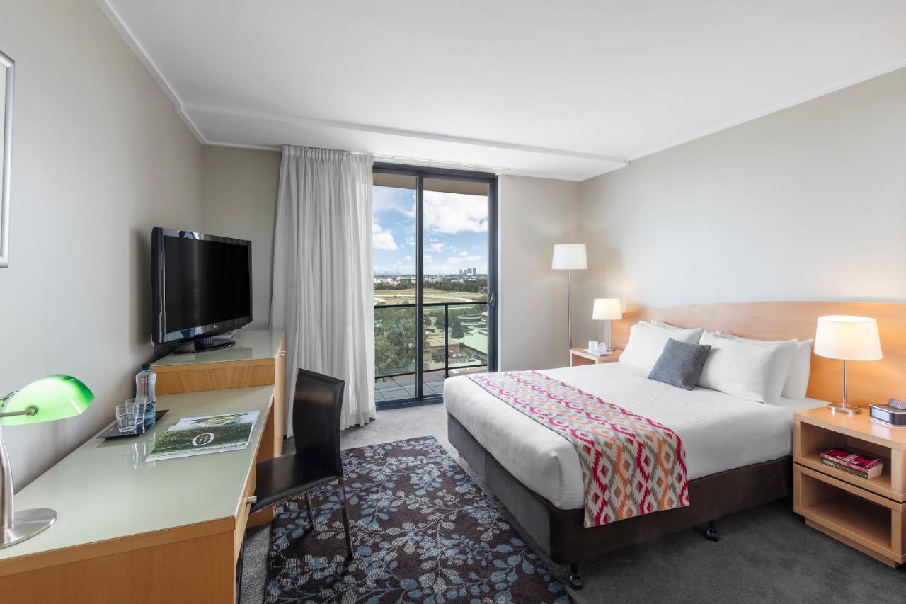 Nesuto Parramatta Aparthotel Sydney Bagian luar foto