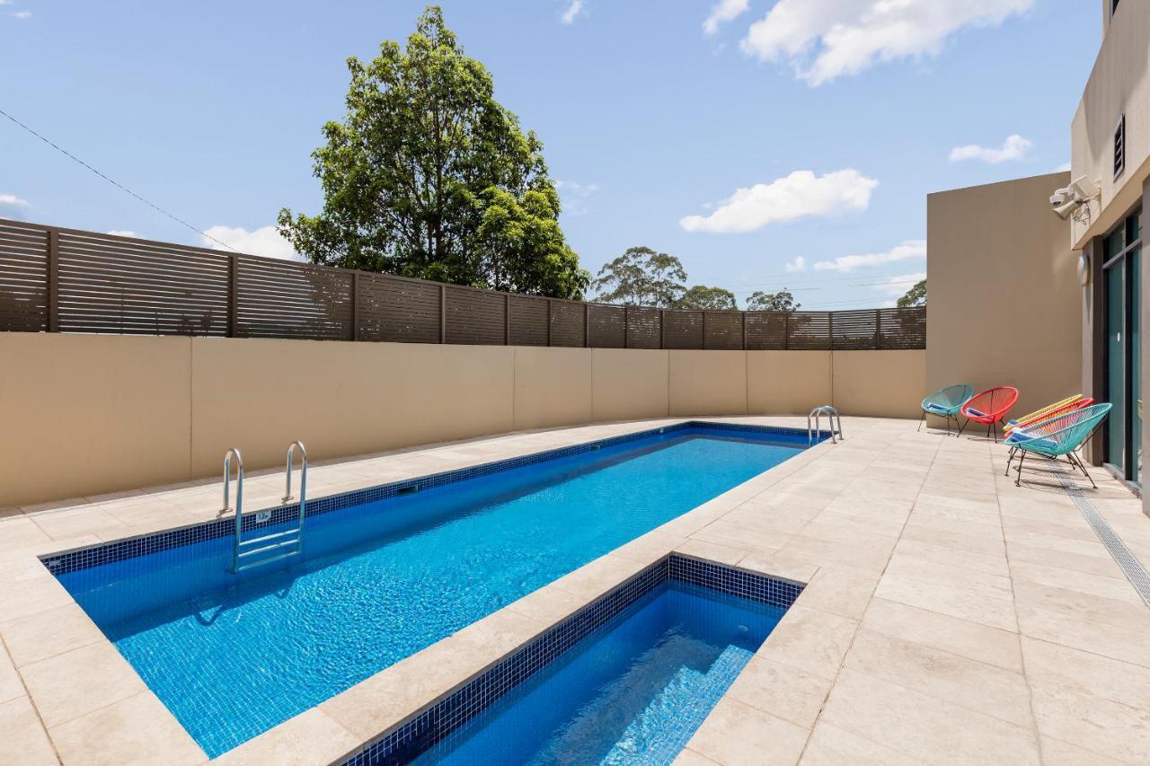 Nesuto Parramatta Aparthotel Sydney Bagian luar foto