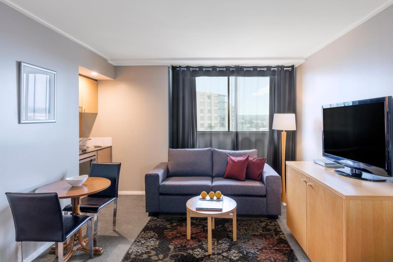 Nesuto Parramatta Aparthotel Sydney Bagian luar foto