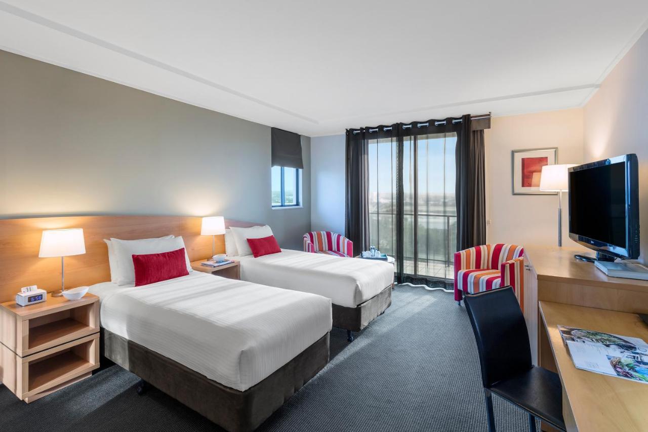 Nesuto Parramatta Aparthotel Sydney Bagian luar foto